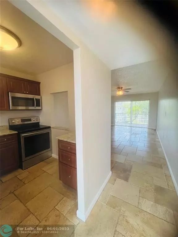 Sunrise, FL 33322,8280 Sunrise Lakes Blvd #308