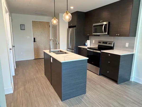 Clearview, ON L0M 1G0,121 Mary ST #313