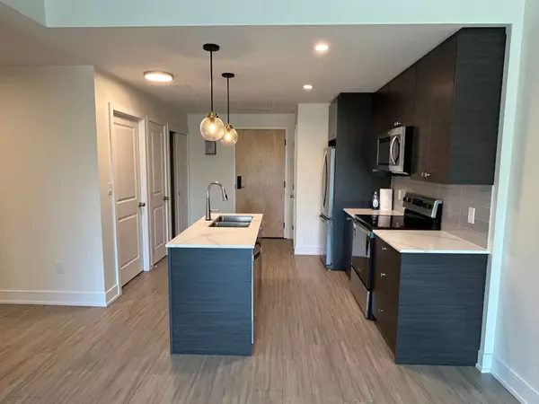 Clearview, ON L0M 1G0,121 Mary ST #313