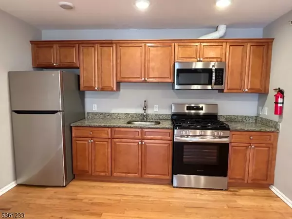 Passaic City, NJ 07055,425 Van Houten Ave