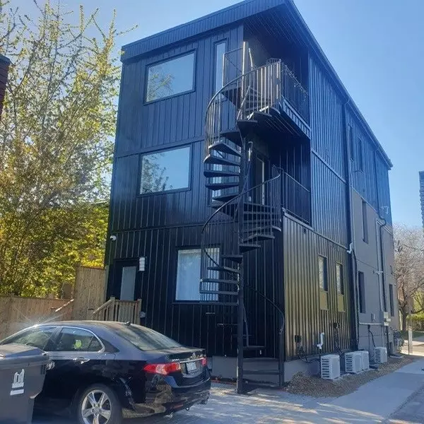 Toronto E02, ON M4E 2H2,45 Norwood TER #3