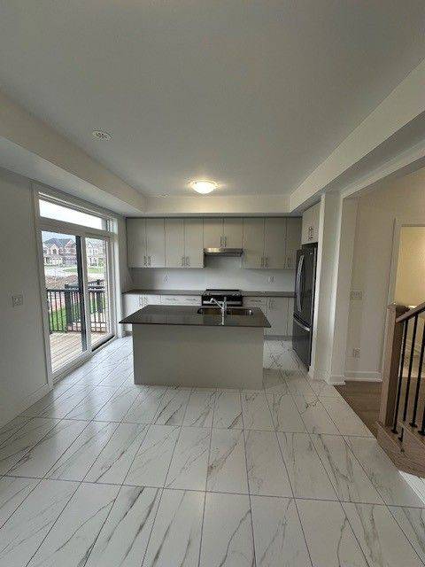 Whitby, ON L1N 5S4,75 Morrison CRES