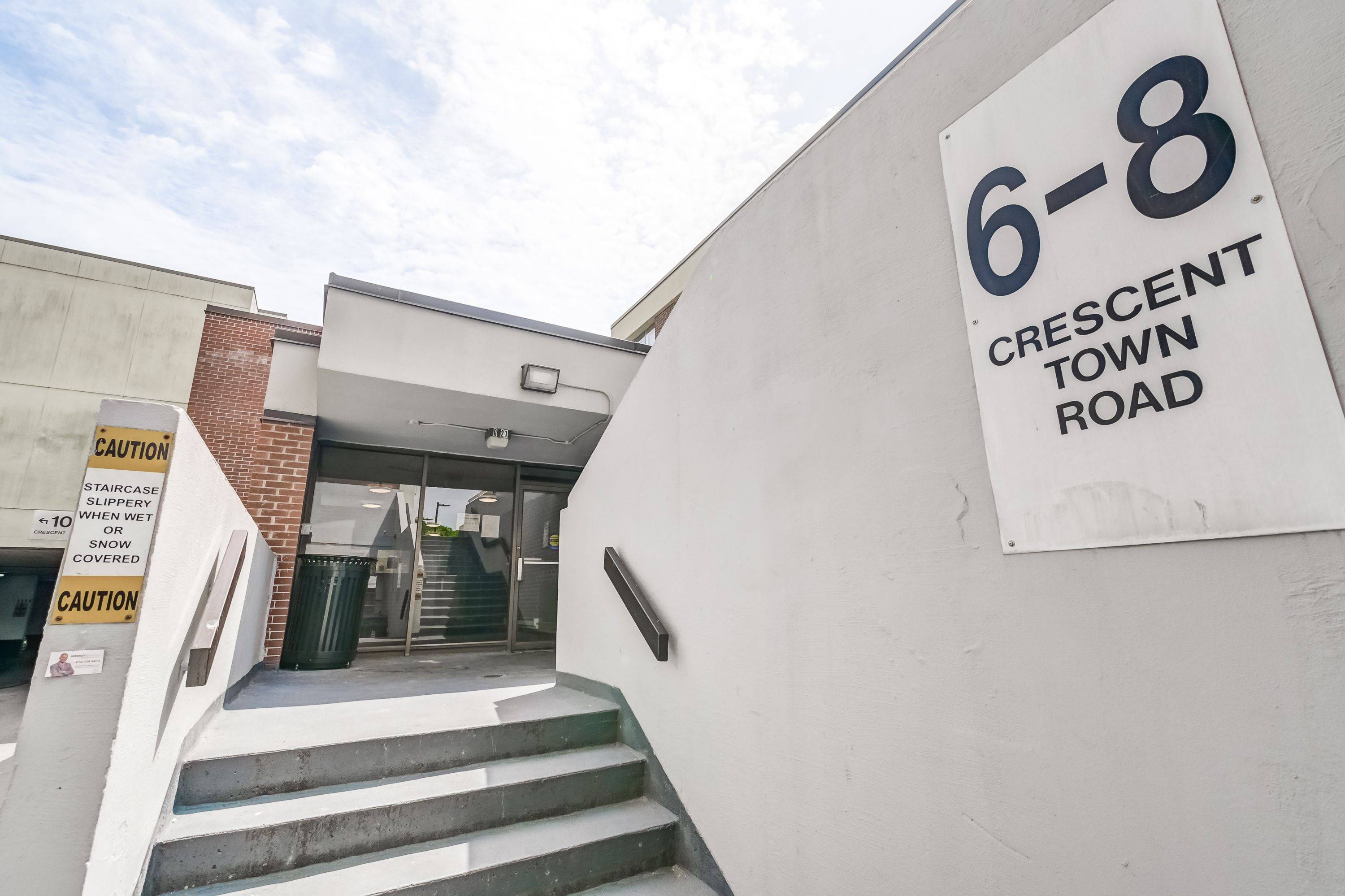 Toronto E03, ON M4C 5L3,6 Crescent Town RD #406