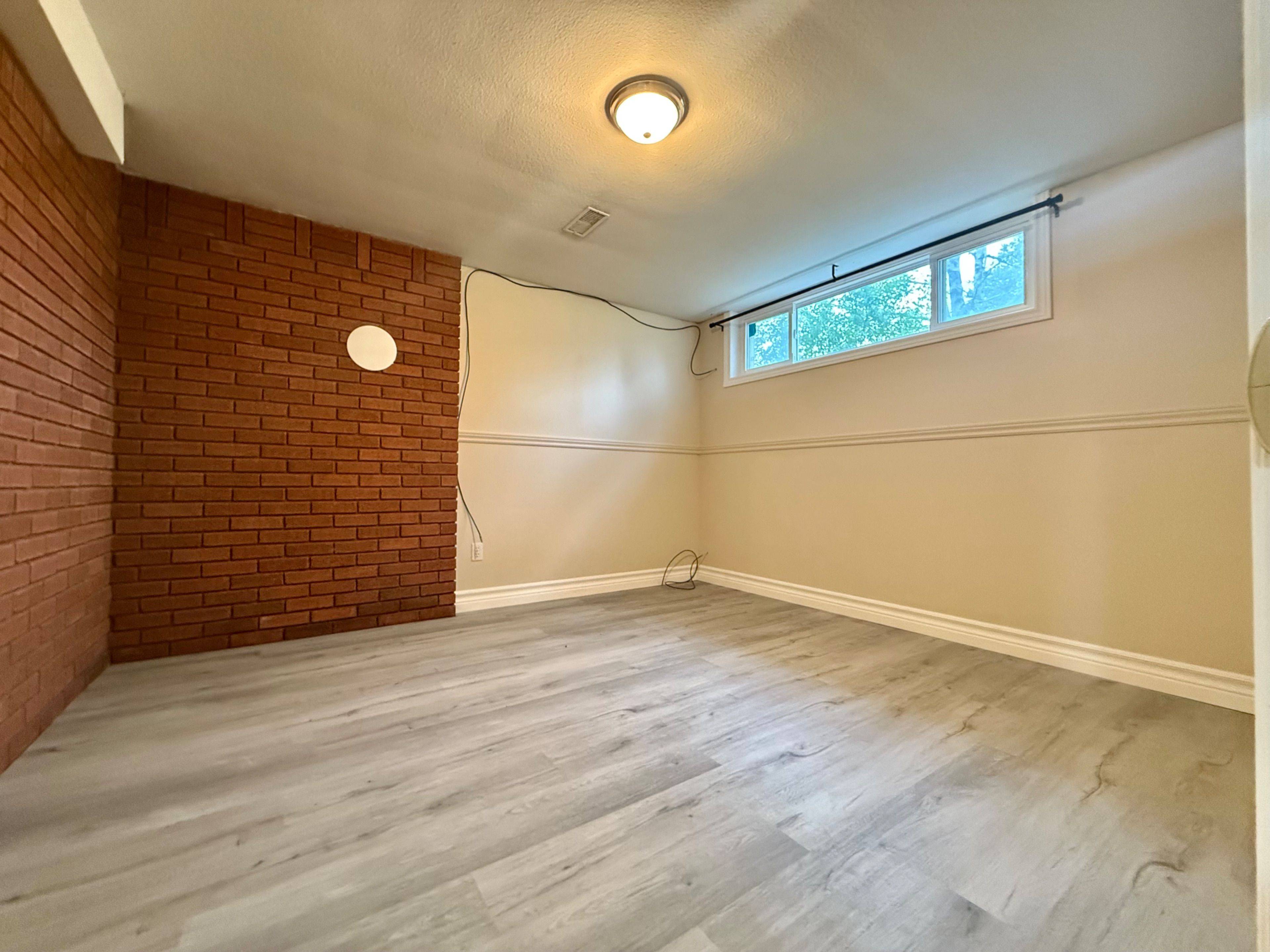 Richmond Hill, ON L4C 1C3,364 Bent CRES #Basement