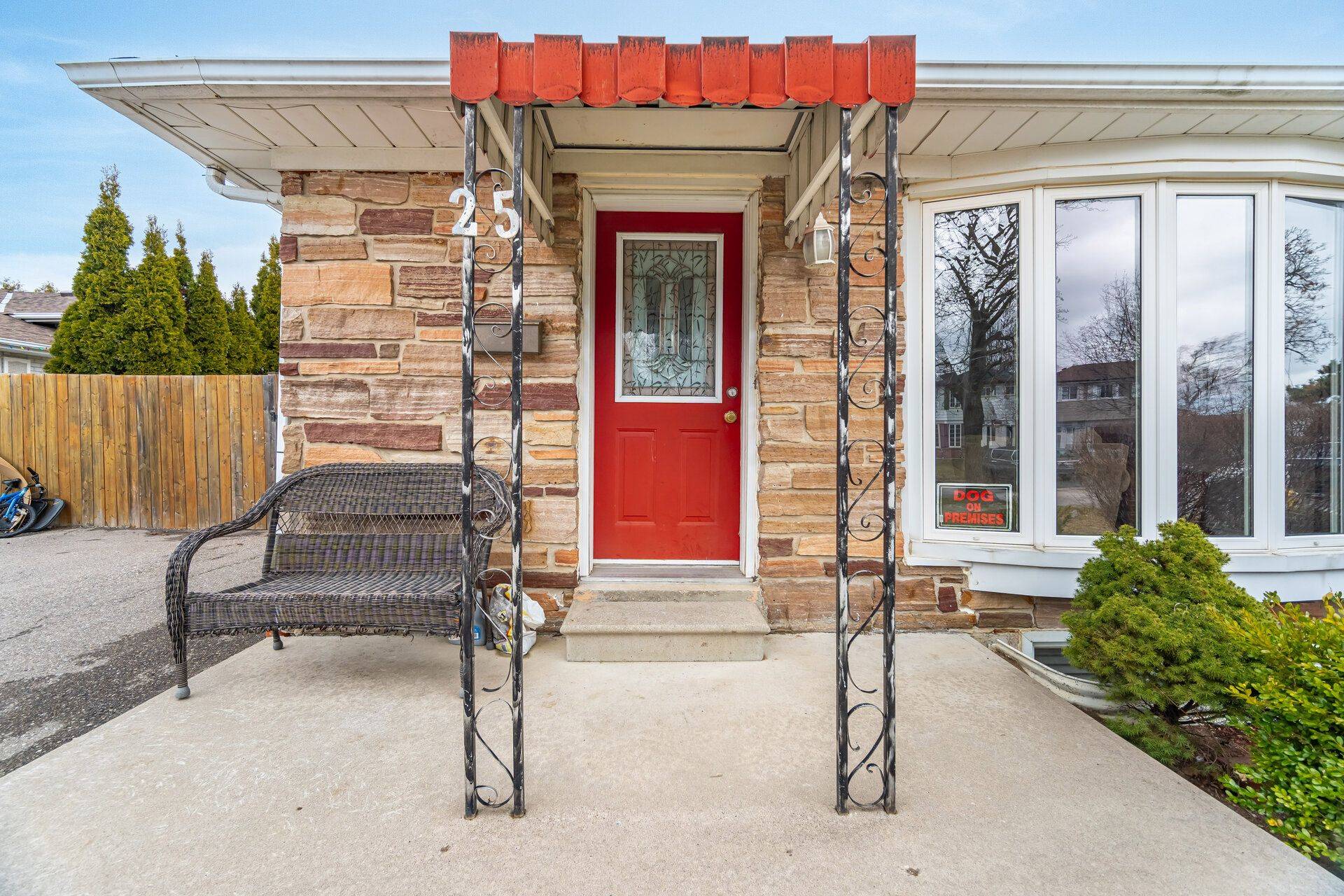 Brampton, ON L6T 3A9,25 Edenridge DR