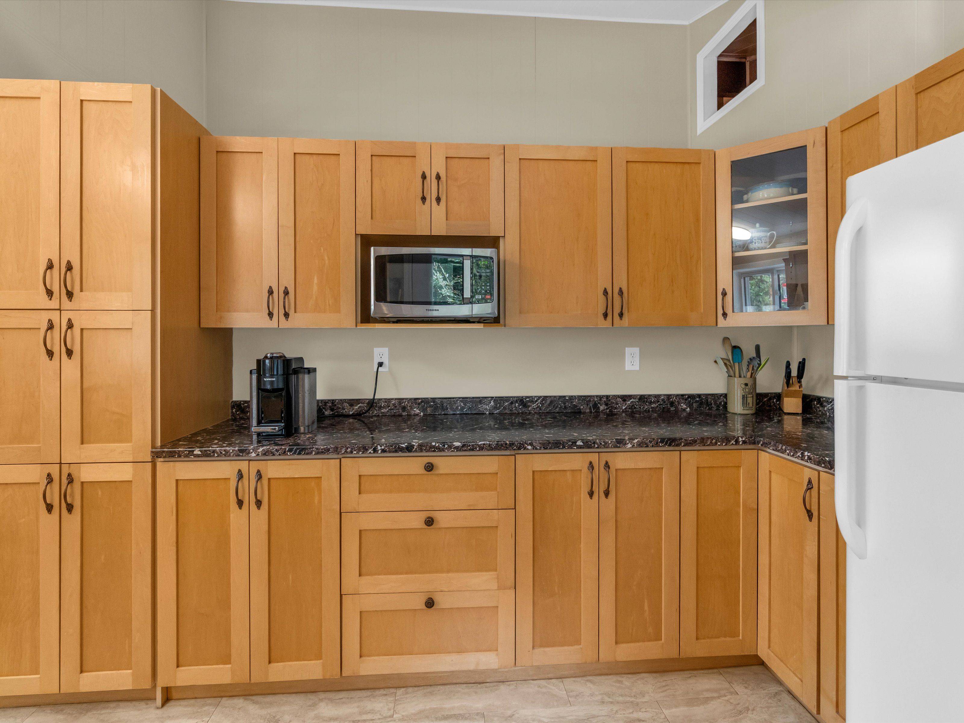 Bracebridge, ON P1L 1X1,1234 Miriam DR