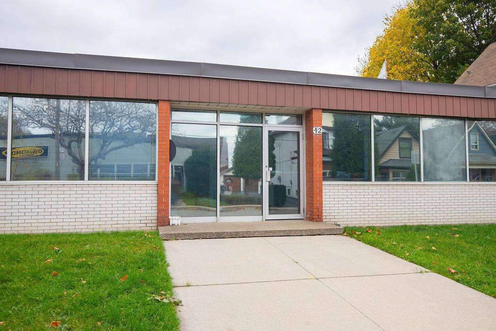Hamilton, ON L8L 6A2,42 Niagara ST E
