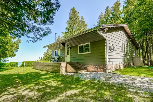 1623 Chief Joseph Snake RD, Georgina Islands, ON L0E 1R0