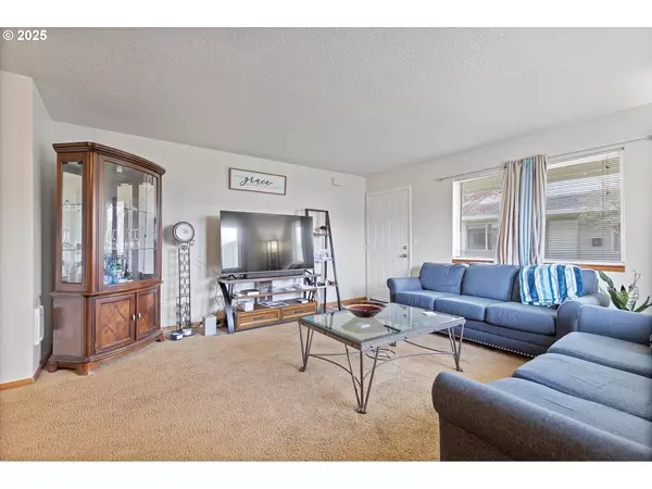 Gladstone, OR 97027,450 W GLOUCESTER ST
