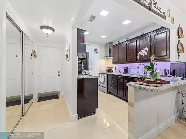 Tamarac, FL 33321,7321 NW 85th St #203