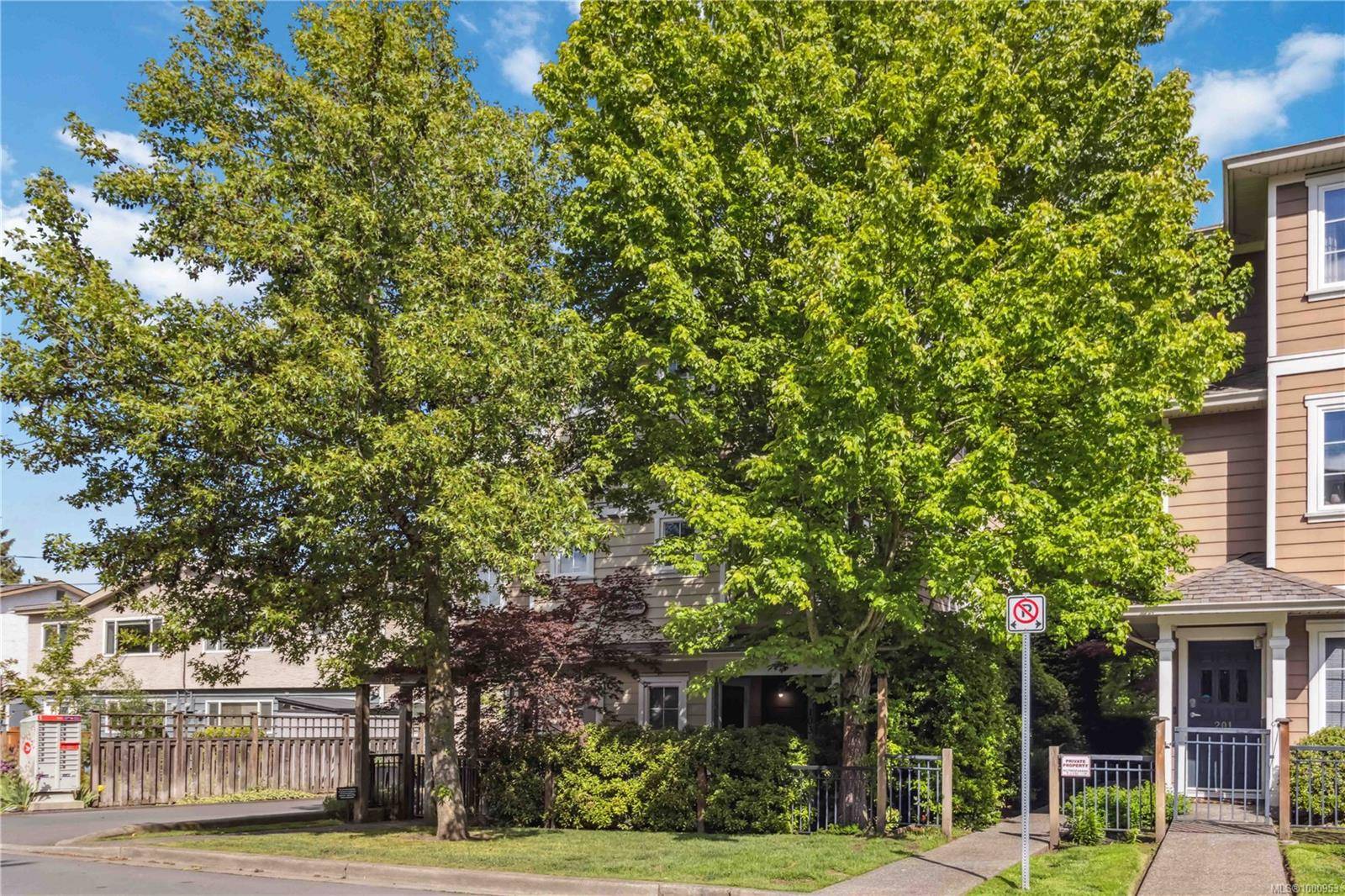 Langford, BC V9B 0G5,2685 Deville Rd #103