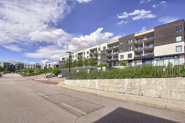 Aurora, ON L4G 7C4,555 William Graham DR #110