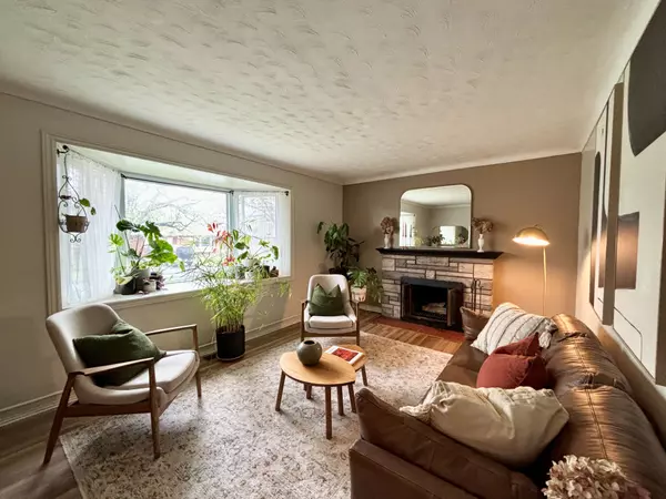 Carlington - Central Park, ON K1Z 8B1,1452 Chatelain AVE