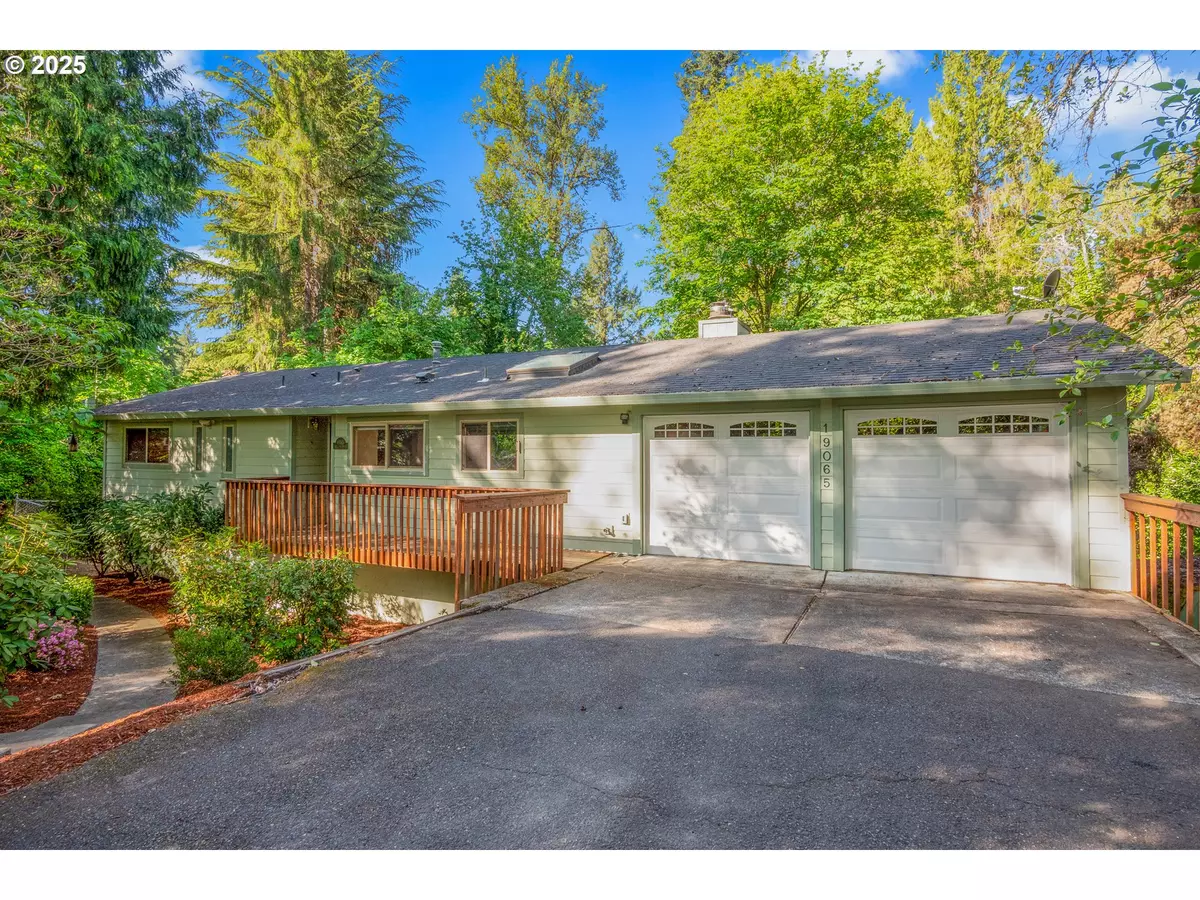West Linn, OR 97068,19065 TRILLIUM DR