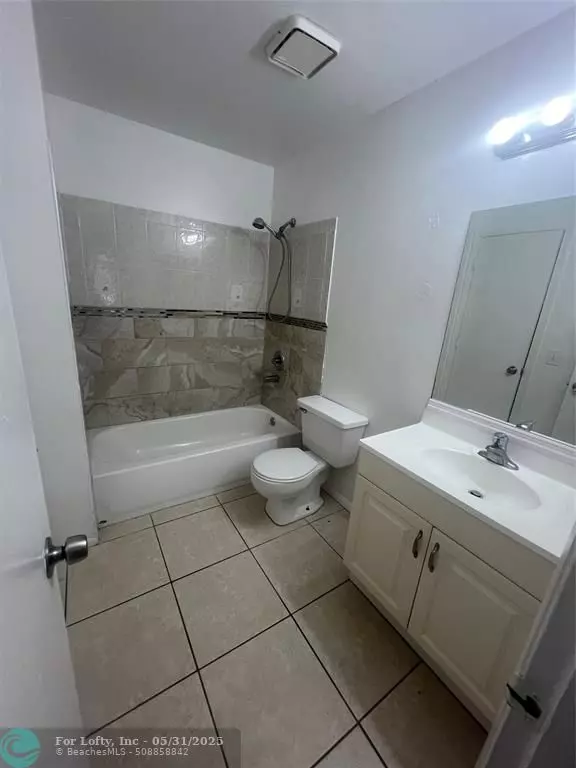 Port St Lucie, FL 34953,320 SW Colesbury Ave #320
