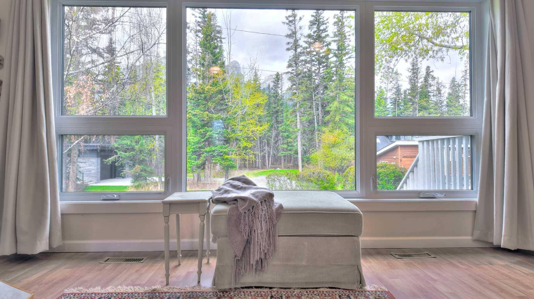 Canmore, AB T1W1Z5,1001 9 AVE