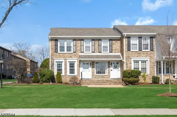 130 Sweet Briar Dr, Clark Twp., NJ 07066