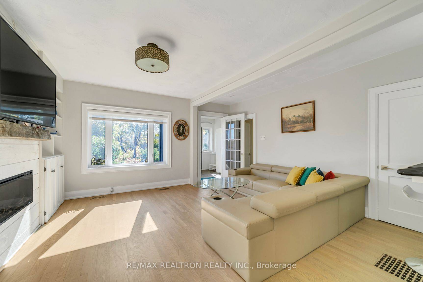Newmarket, ON L3Y 2A6,479 Millard AVE