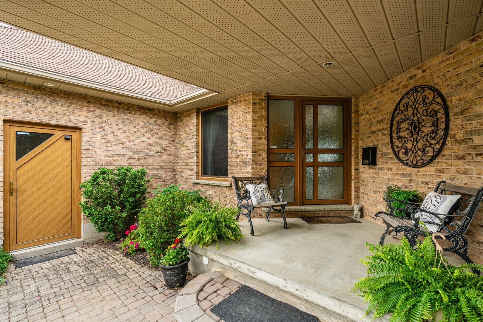 Hanover, ON N4N 3M2,705 21st A AVE