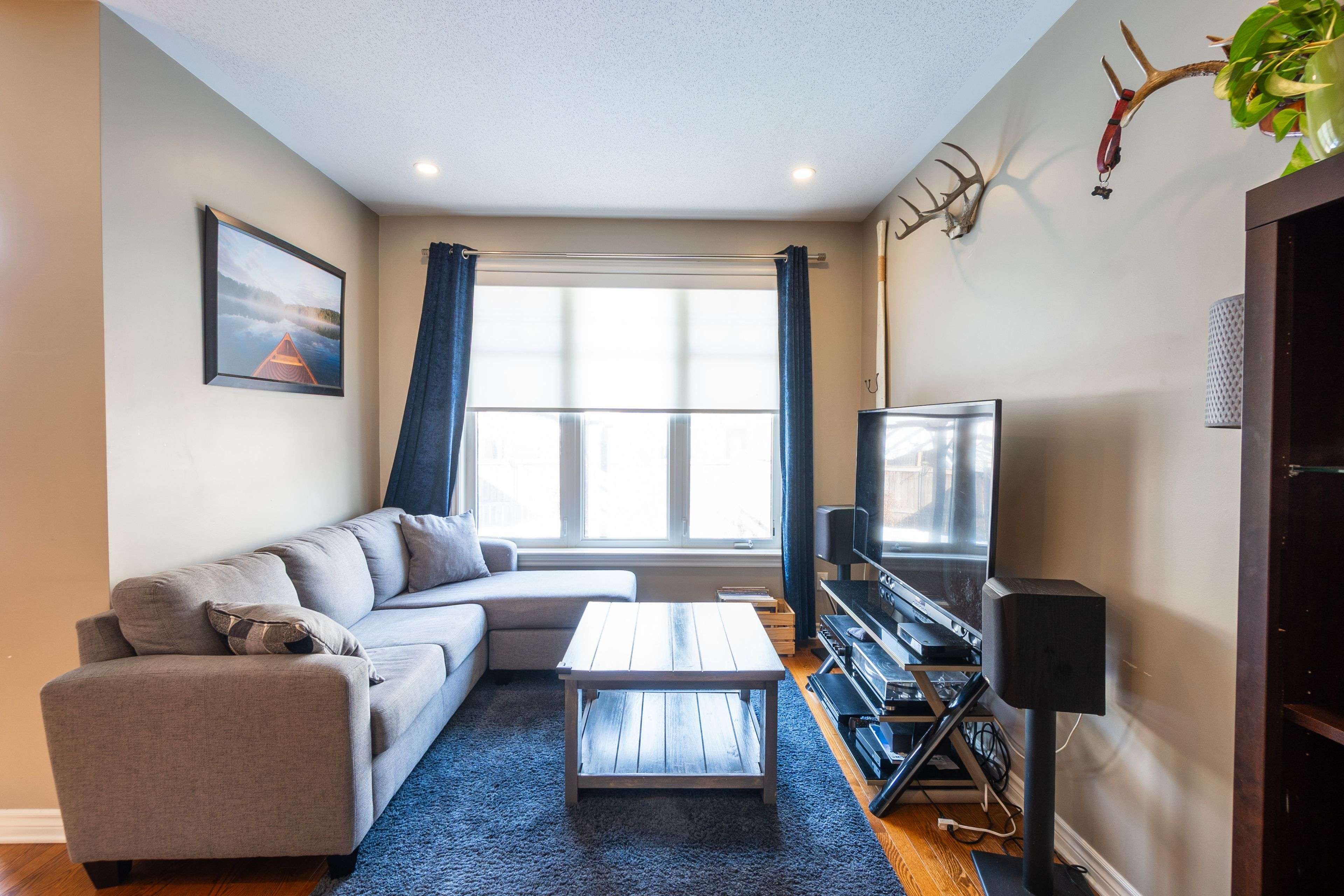 Orleans - Cumberland And Area, ON K4A 0T6,318 Grammond CIR
