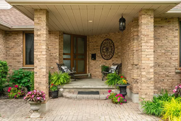 Hanover, ON N4N 3M2,705 21st A AVE