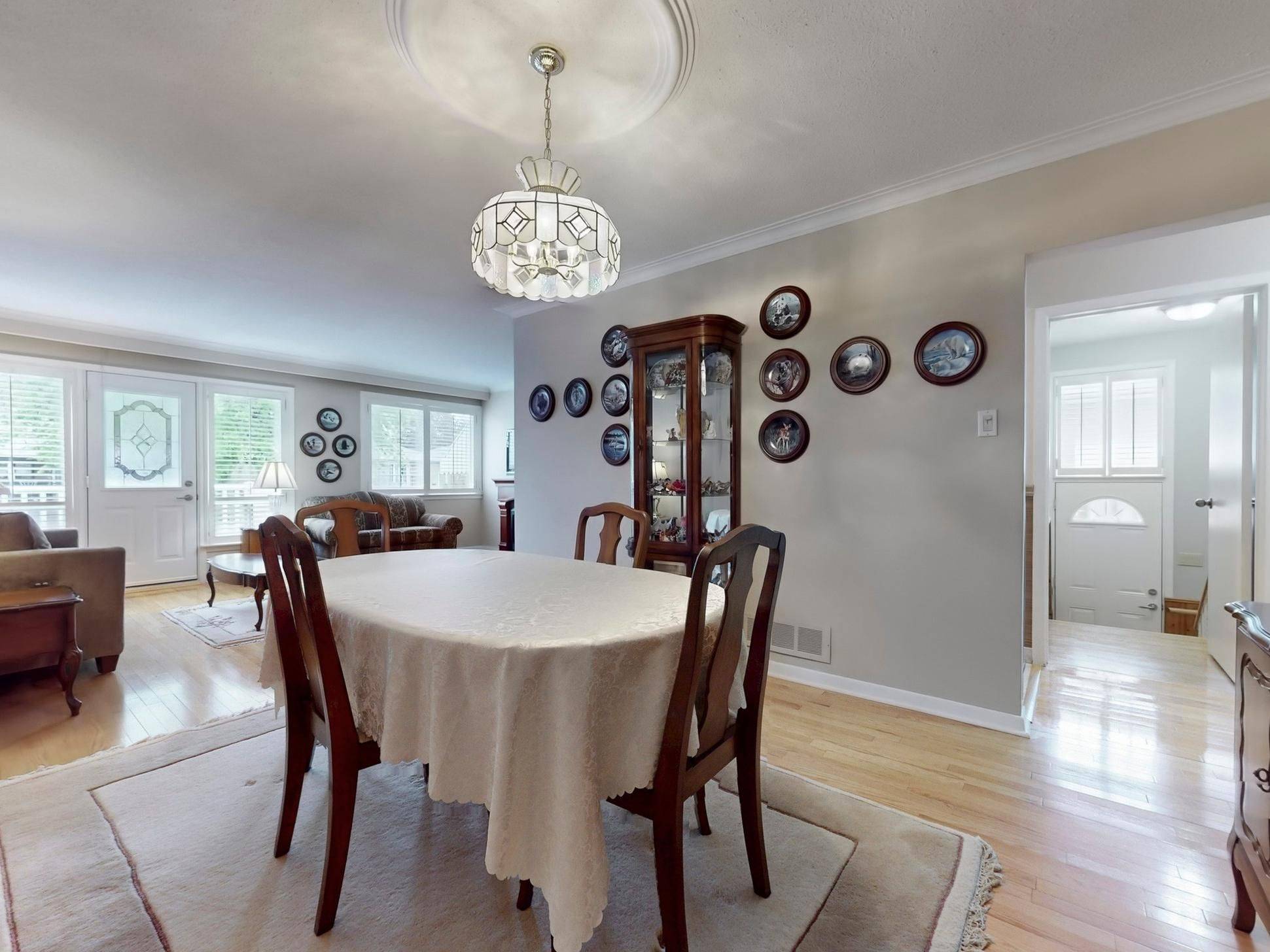 Toronto C15, ON M2H 1C3,45 Reiber CRES