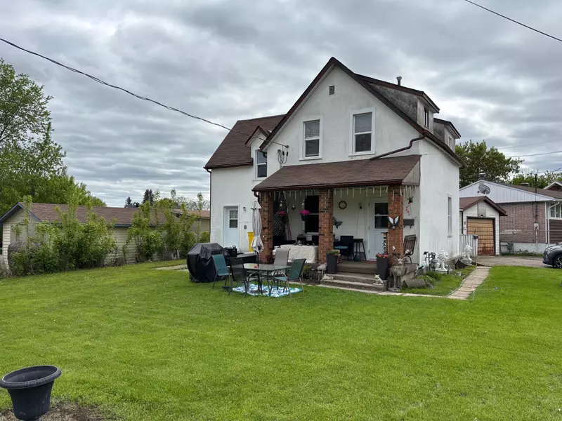 762 Mackay ST, Pembroke, ON K8A 1G9