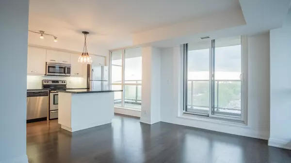 270 Rushton RD #803, Toronto C02, ON M6G 0A5