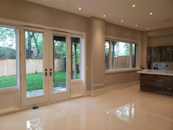 Richmond Hill, ON L4C 8S8,15 Lund ST