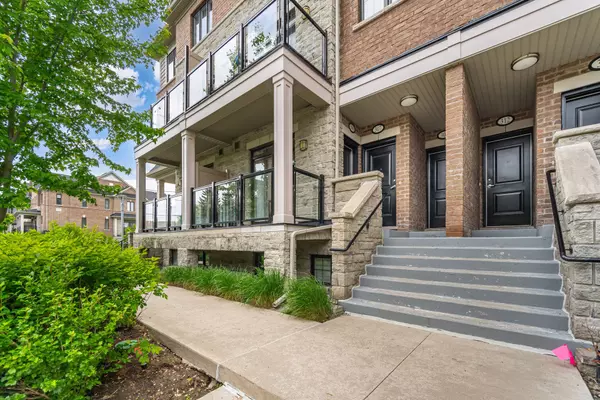 Vaughan, ON L4L 0H8,199 Pine Grove RD #306