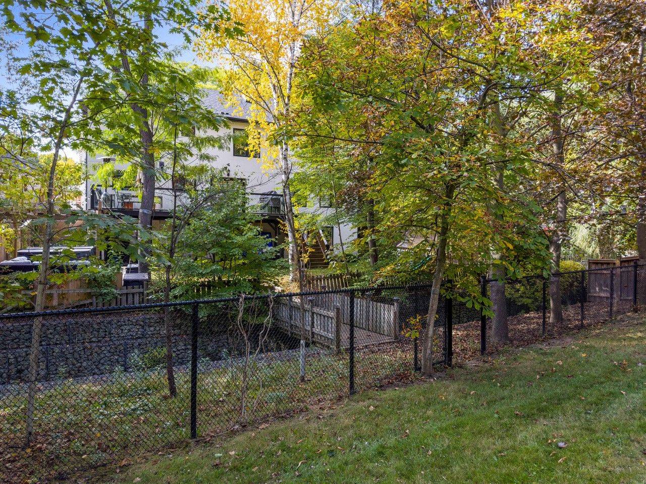 Mississauga, ON L5G 2W4,1605 Calverton CT