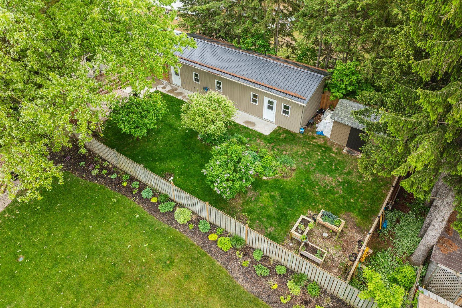 Hanover, ON N4N 2H4,288 7th AVE