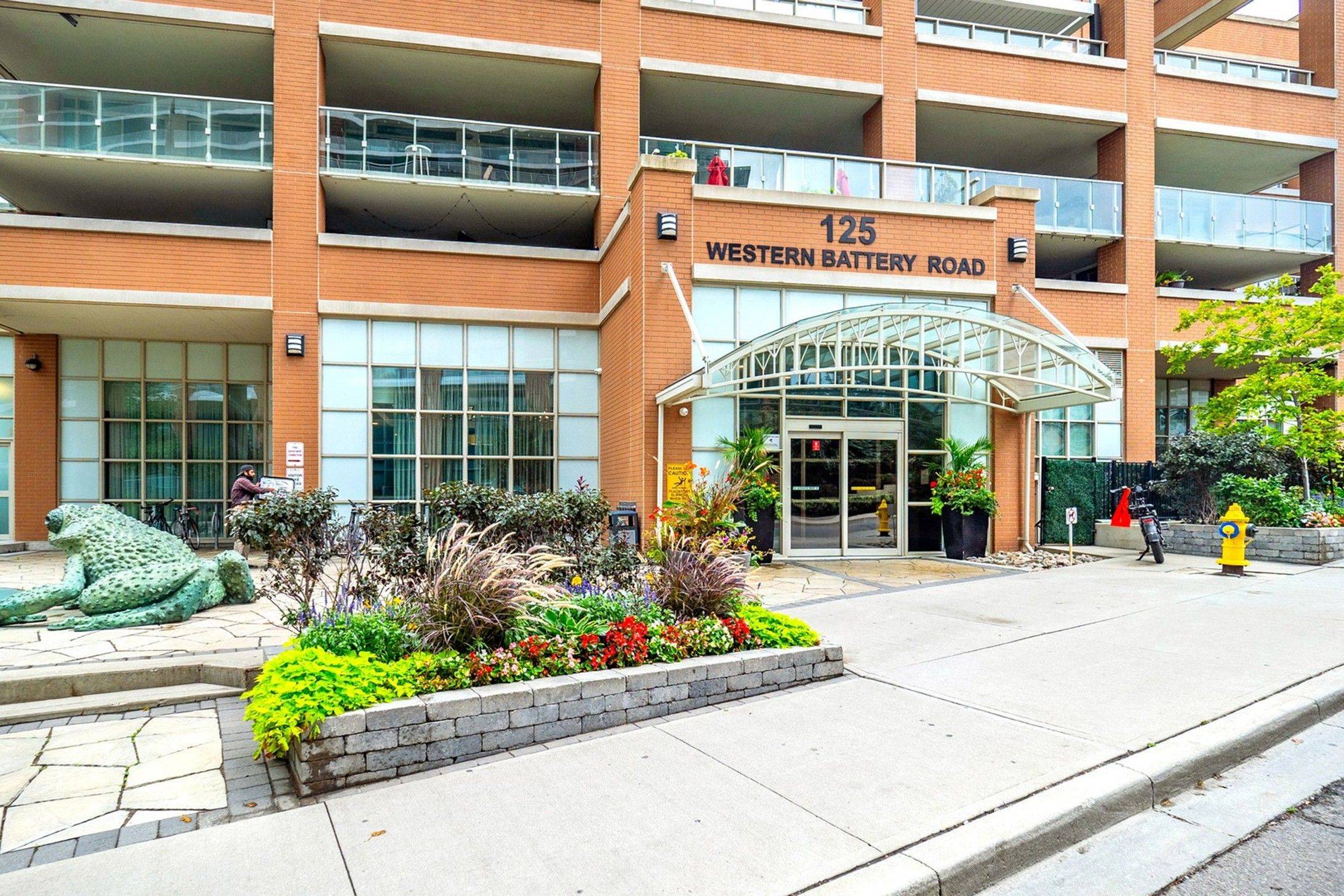 Toronto C01, ON M6K 3R8,125 Western Battery RD #2415