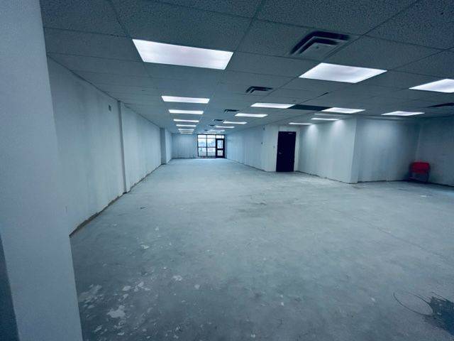 Whitby, ON L1N 2H7,114 Dundas ST E #204
