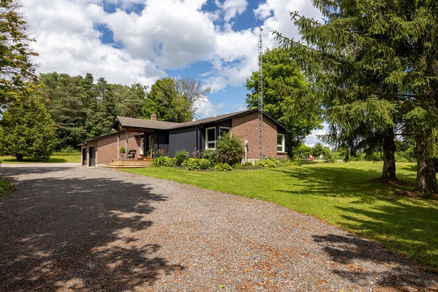 Uxbridge, ON L9P 1R3,7559 Lakeridge RD