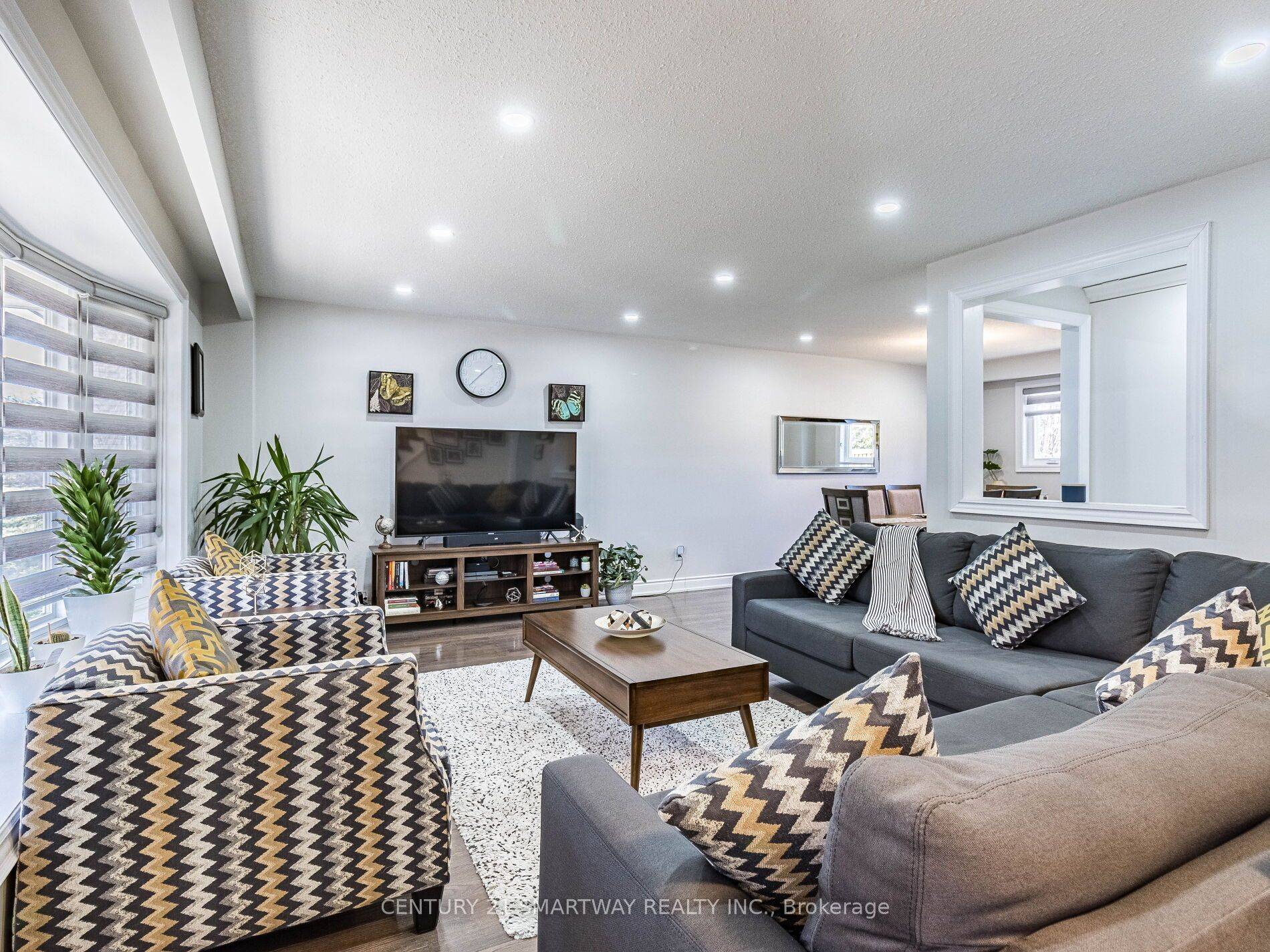 Brampton, ON L6Y 1A6,10 Governor Grove CRES