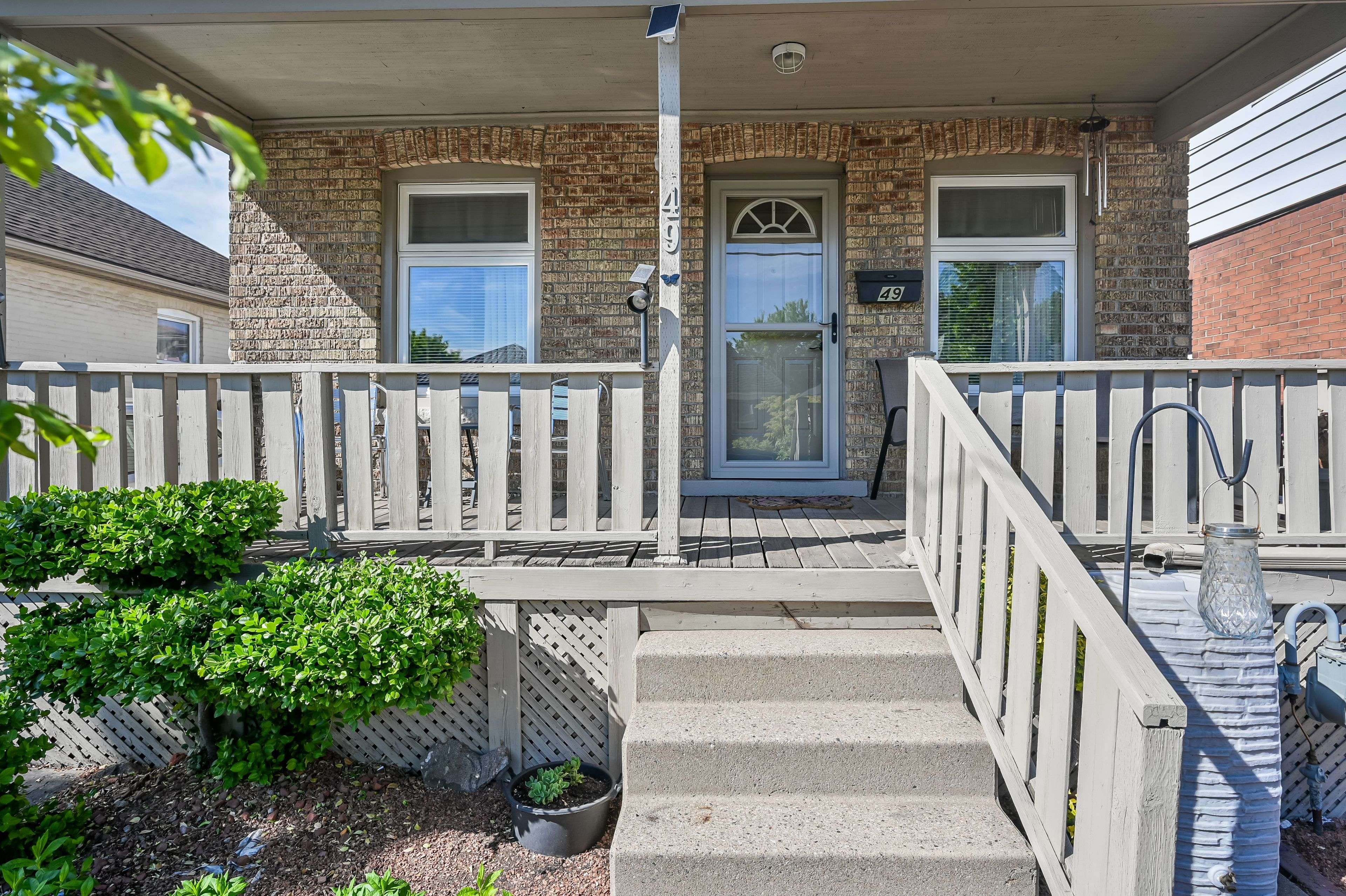 Hamilton, ON L8L 3H9,49 Craigmiller AVE