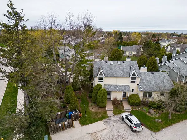 Blue Mountains, ON N0H 2P0,56 ALICE ST W #18