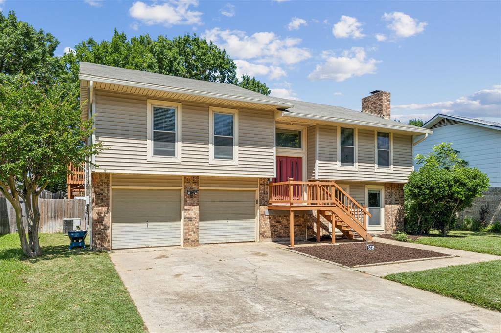Bedford, TX 76021,3233 Princess Street