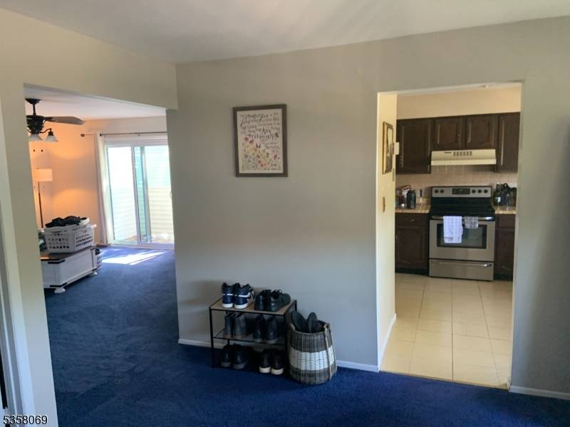 Hillsborough Twp., NJ 08844,913  B1 Merritt Dr #B1