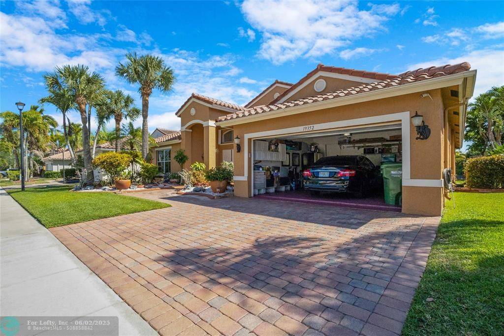 Pembroke Pines, FL 33029,19352 SW 14TH STREET