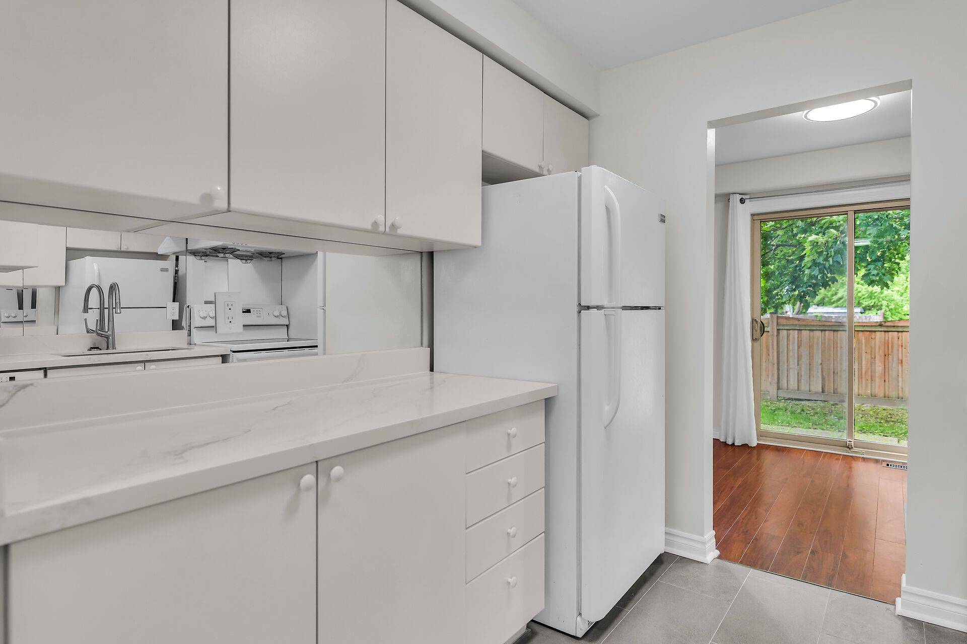 Guelph, ON N1G 4T6,302 College AVE #125