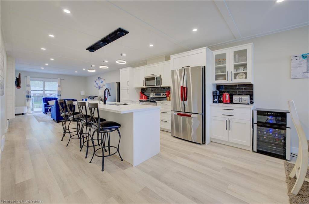 6 Hanlon PL, Brant, ON N3L 3E3