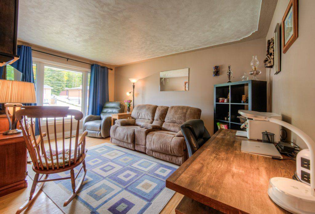 Cambridge, ON N3C 2T6,18 Renwick AVE