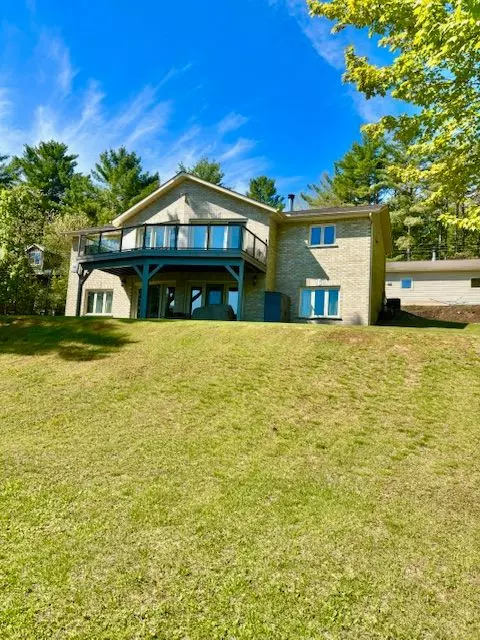 Hastings Highlands, ON K0L 1C0,90 Golden Shores RD