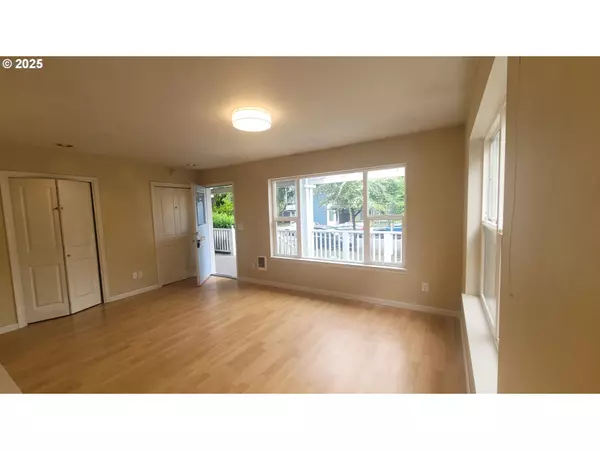 Portland, OR 97227,3730 N ALBINA AVE