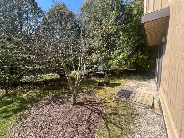 Collingwood, ON L9Y 5B4,147 Escarpment CRES