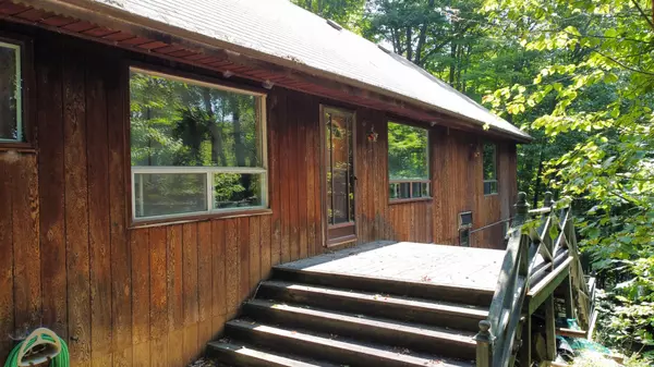 Lake Of Bays, ON P0B 1A0,1030 McCabe RD