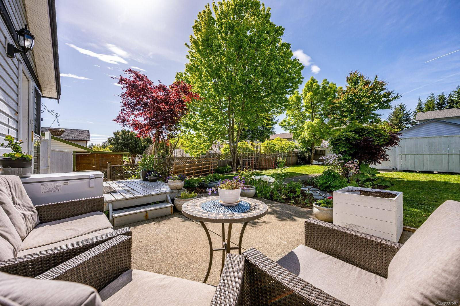 Comox, BC V9M 3Y5,1237 Guthrie Rd