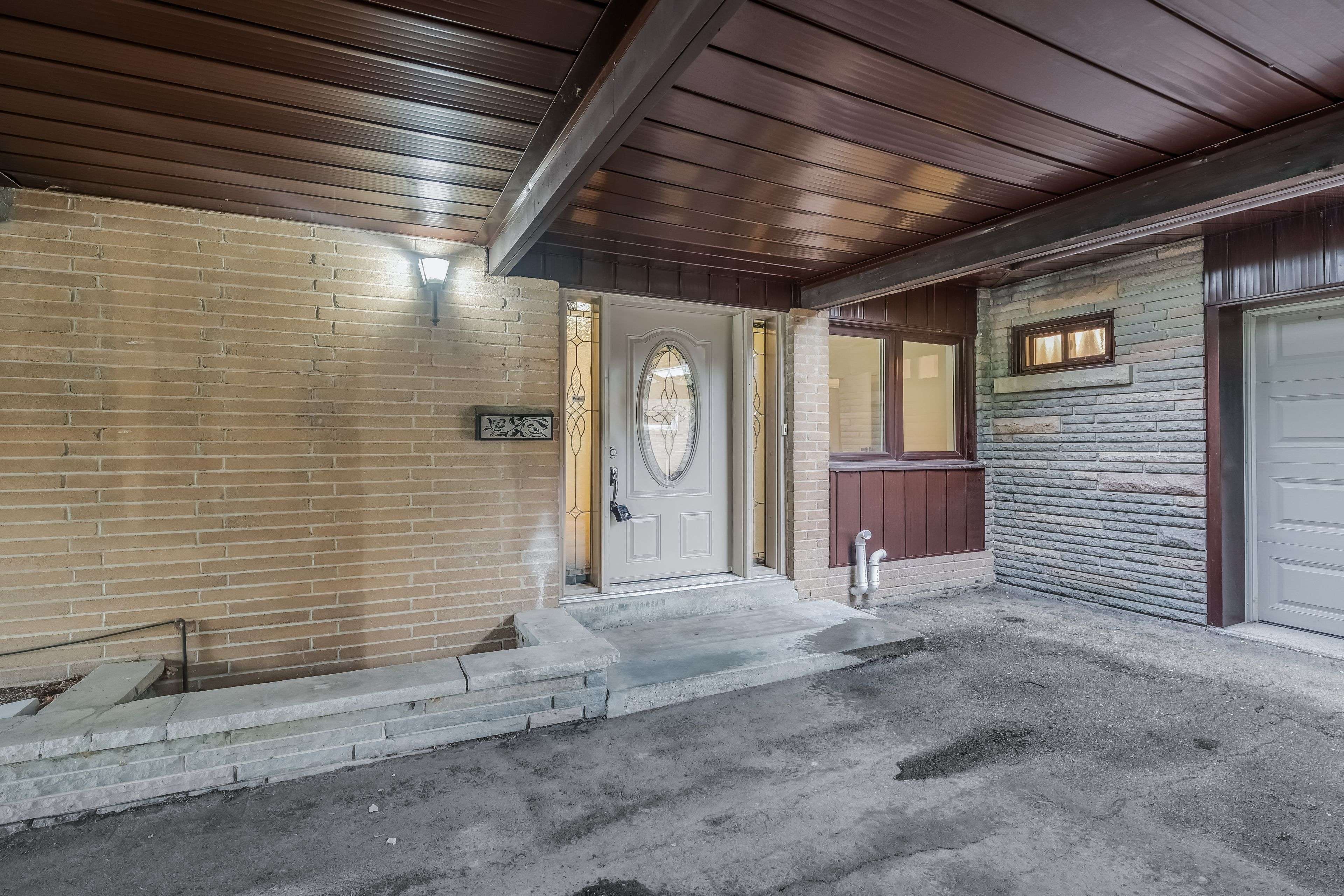 Toronto C15, ON M2K 1W2,23 Palomino CRES